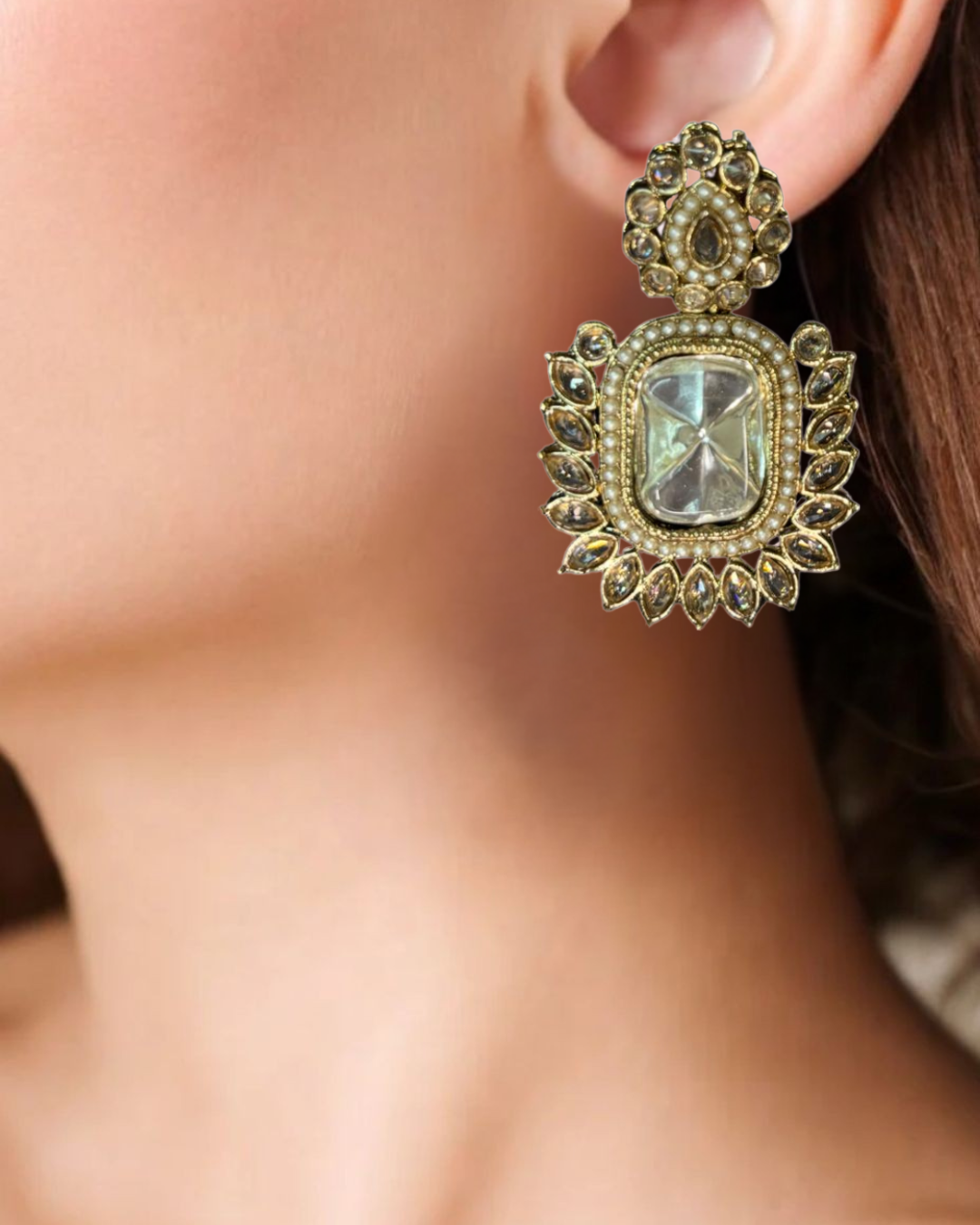 Zarina Classic Kundan Stud Earrings