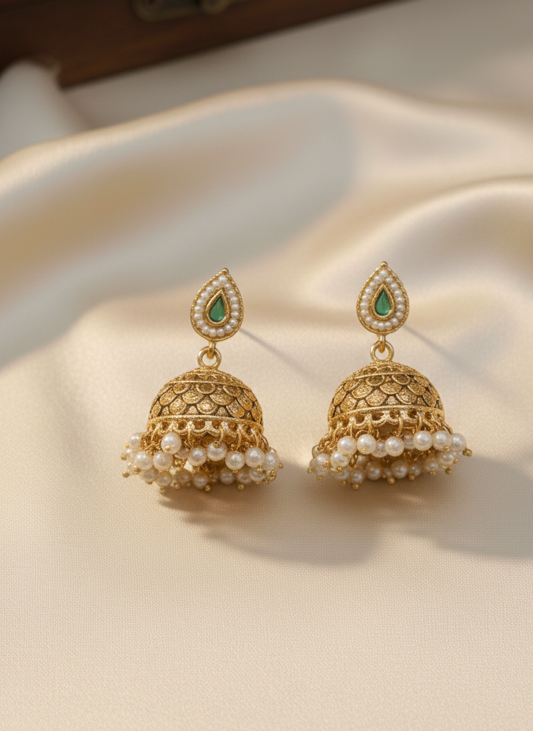 Maharani Emerald Pearl antique Rajwada set