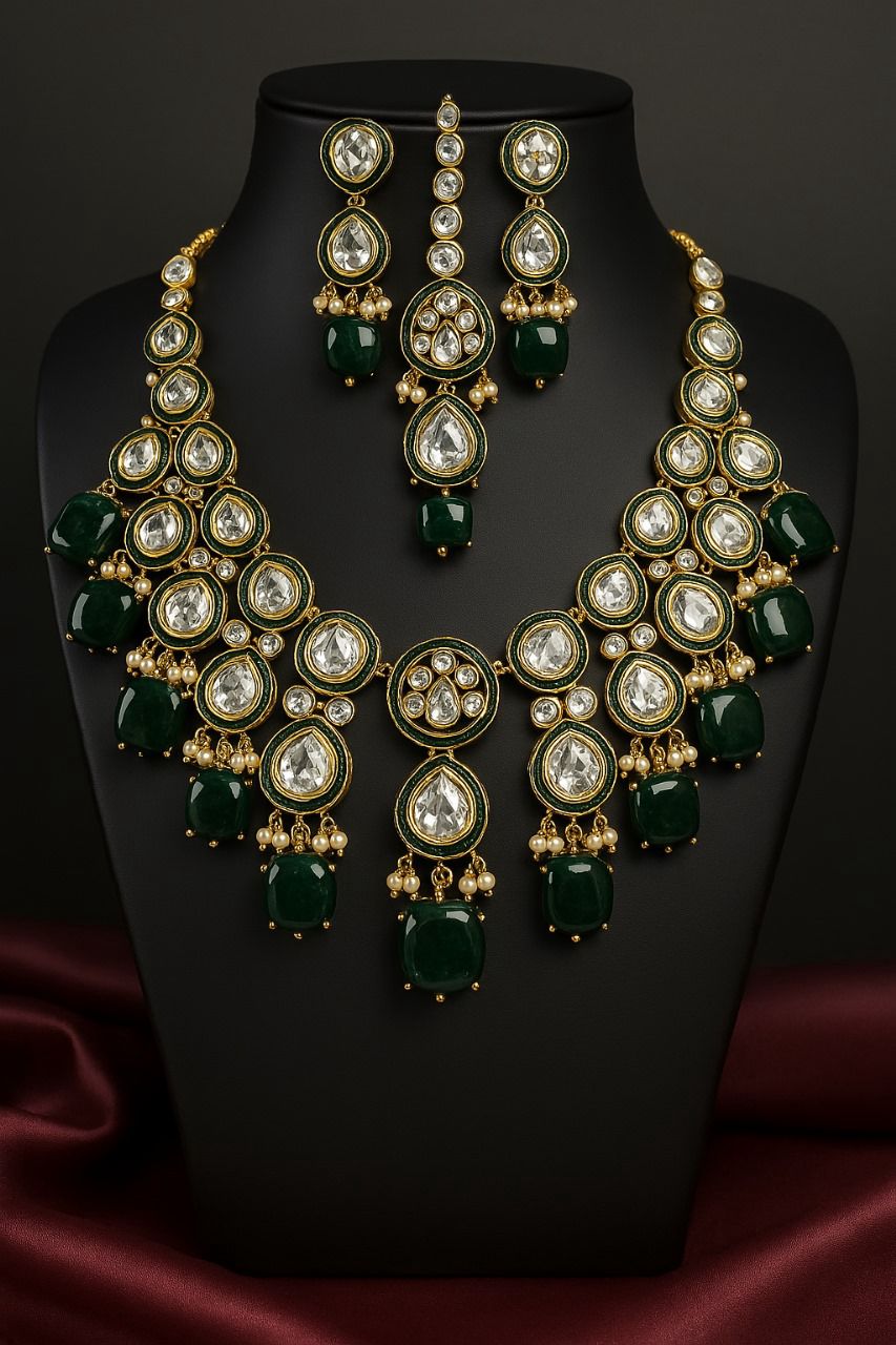 Emerald Noor Kundan Necklace Set