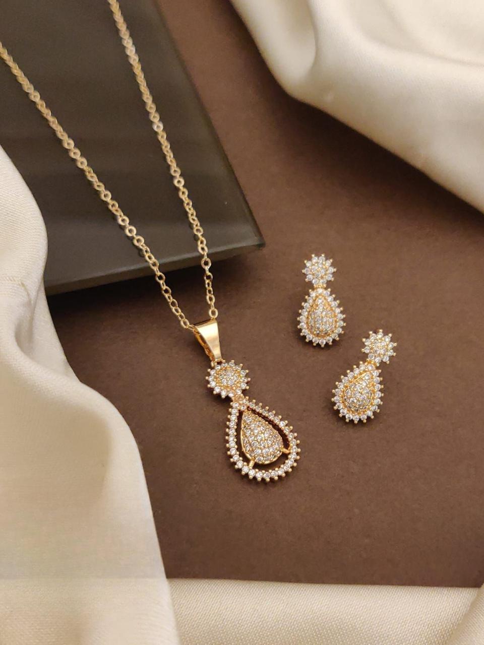 Timeless Grace Pendant Set