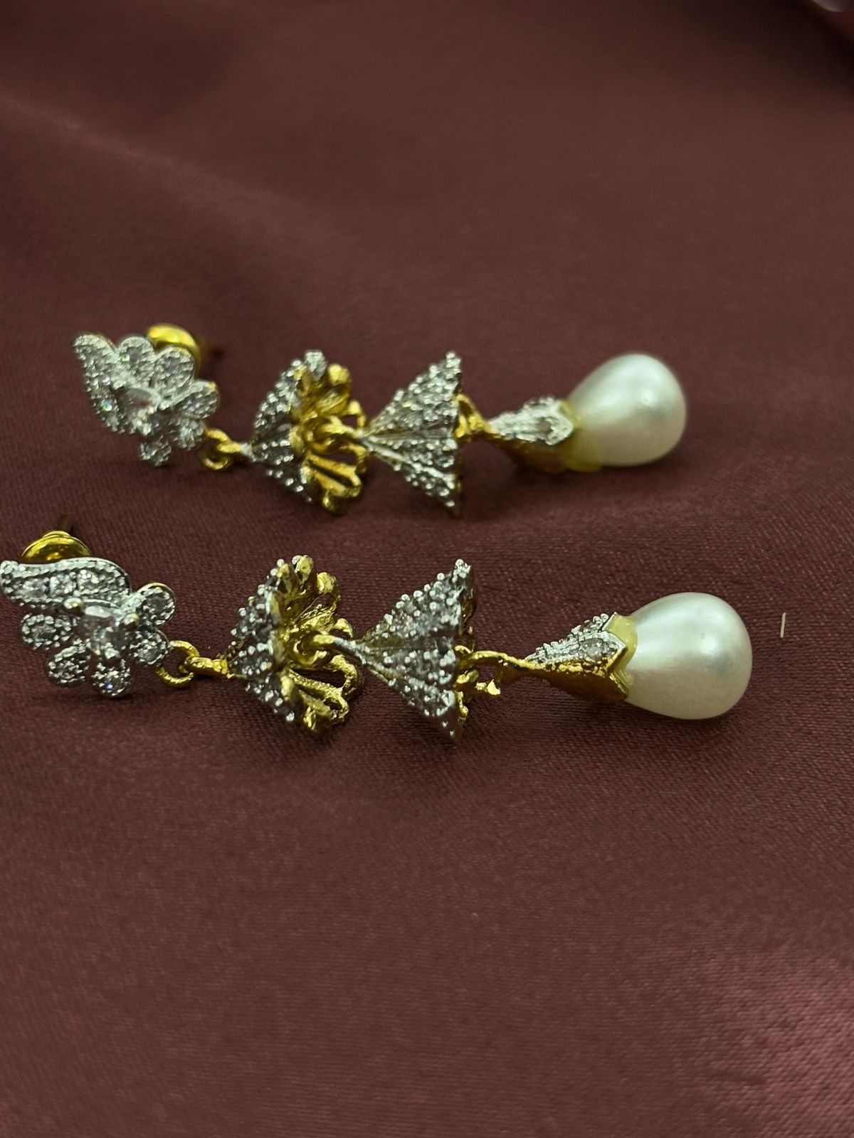 Roohani AD Jhumkas