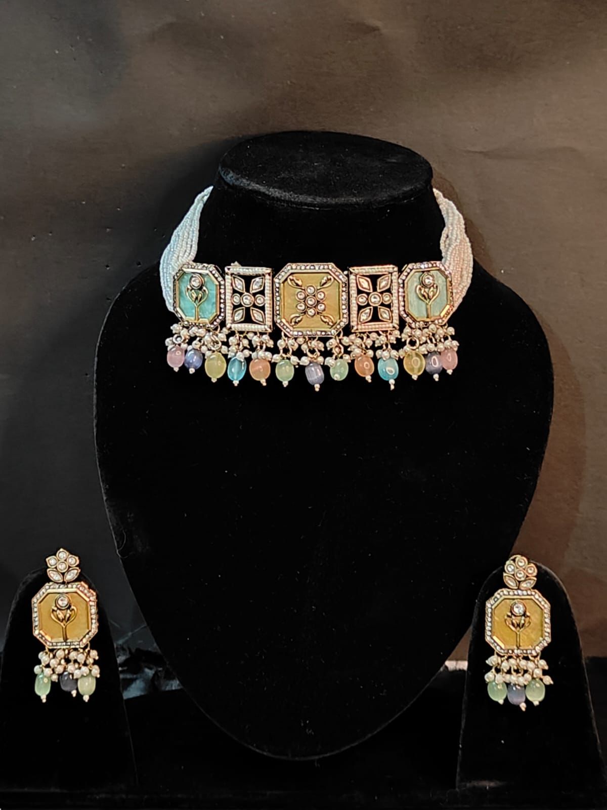 Multi-Stone Kundan Choker Set