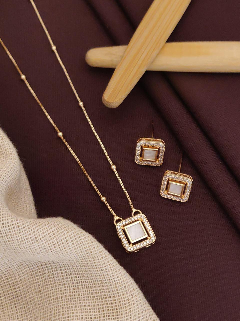Timeless A.D Pendant Set