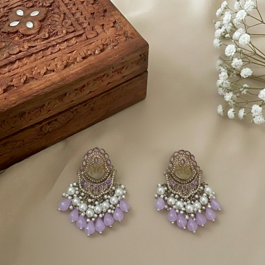 Noorvi Pearl Kundan Chandbalis