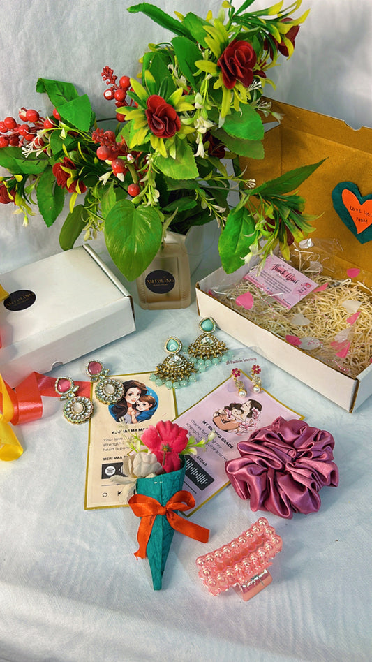 Kundan Charm Hamper
