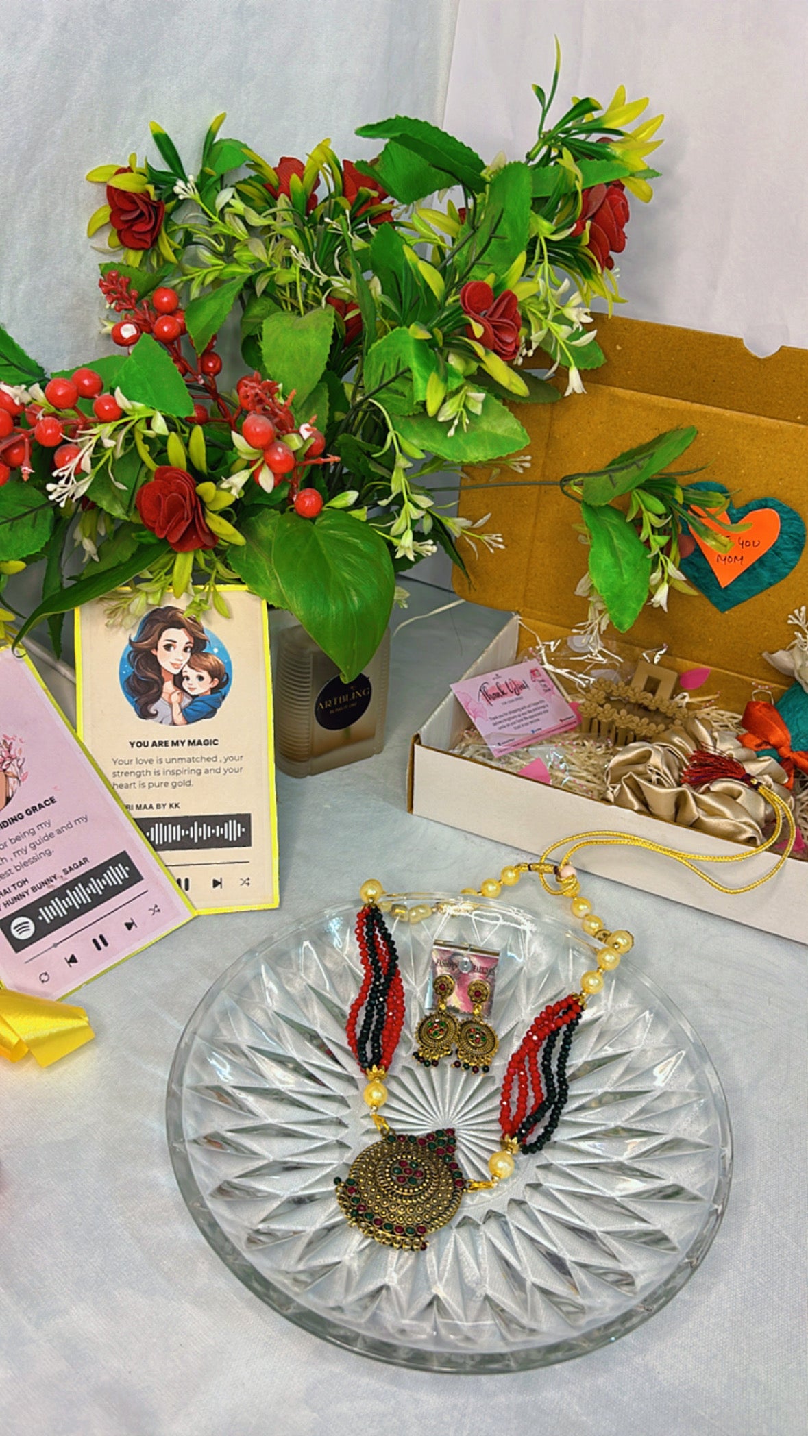 Royal Charm Hamper