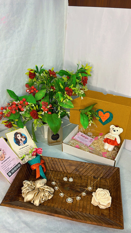 The Royal Bling Hamper