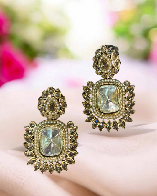 Zarina Classic Kundan Stud Earrings
