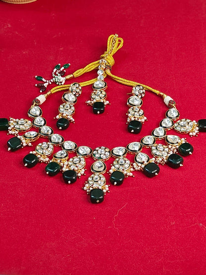 Emerald Noor Kundan Necklace Set